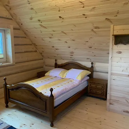 Zagroda Na Borach - بيت للعطل