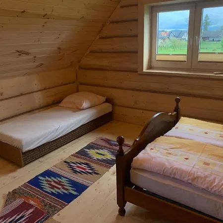 Zagroda Na Borach - بيت للعطل