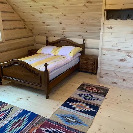 Zagroda Na Borach - بيت للعطل *